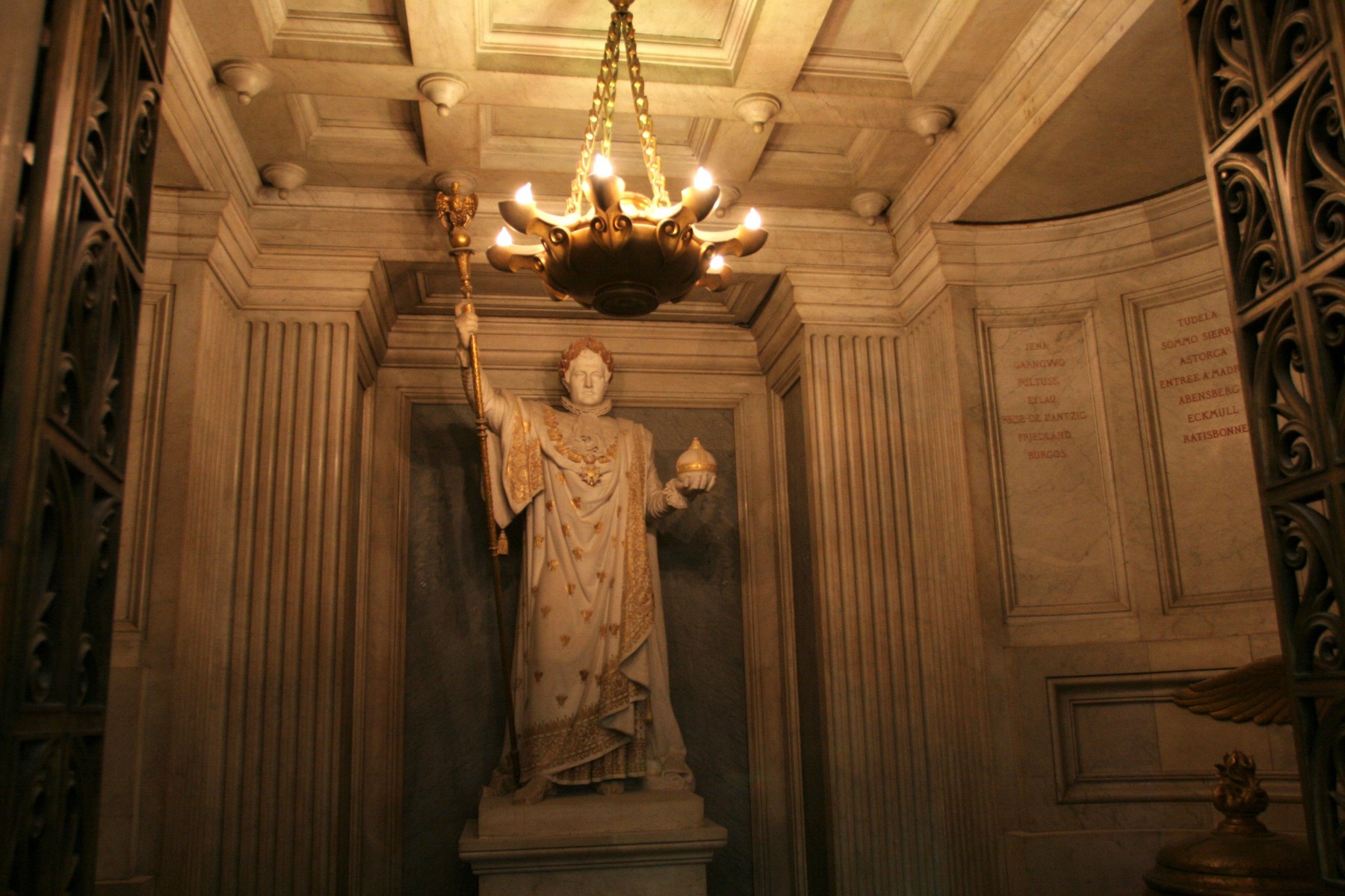 Felnyitották Napóleon koporsóját, sokkoló meglepetés érte a világot - a Napóleonoknak hányattatott sorsuk volt haláluk után